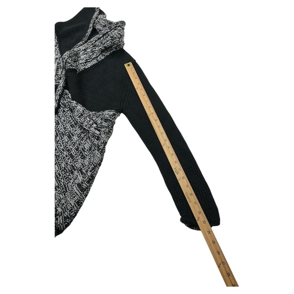 PURE Handknit Chunky Knit Crochet Cardigan Sweater - Picture 5 of 11